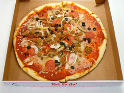 直径約40cmの巨大ミックスピザ、これで1500円！